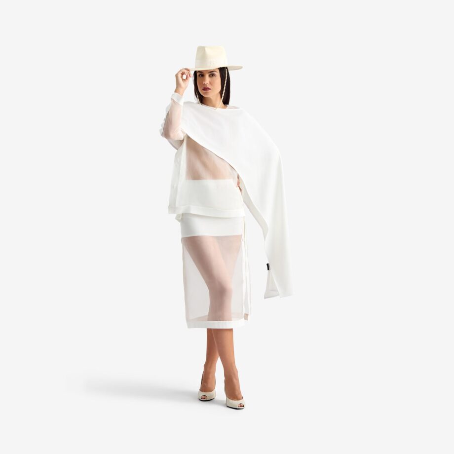 Silk Nest Shirt Off white - This straight-cut organza blouse combines delicate tailoring with modern flair.