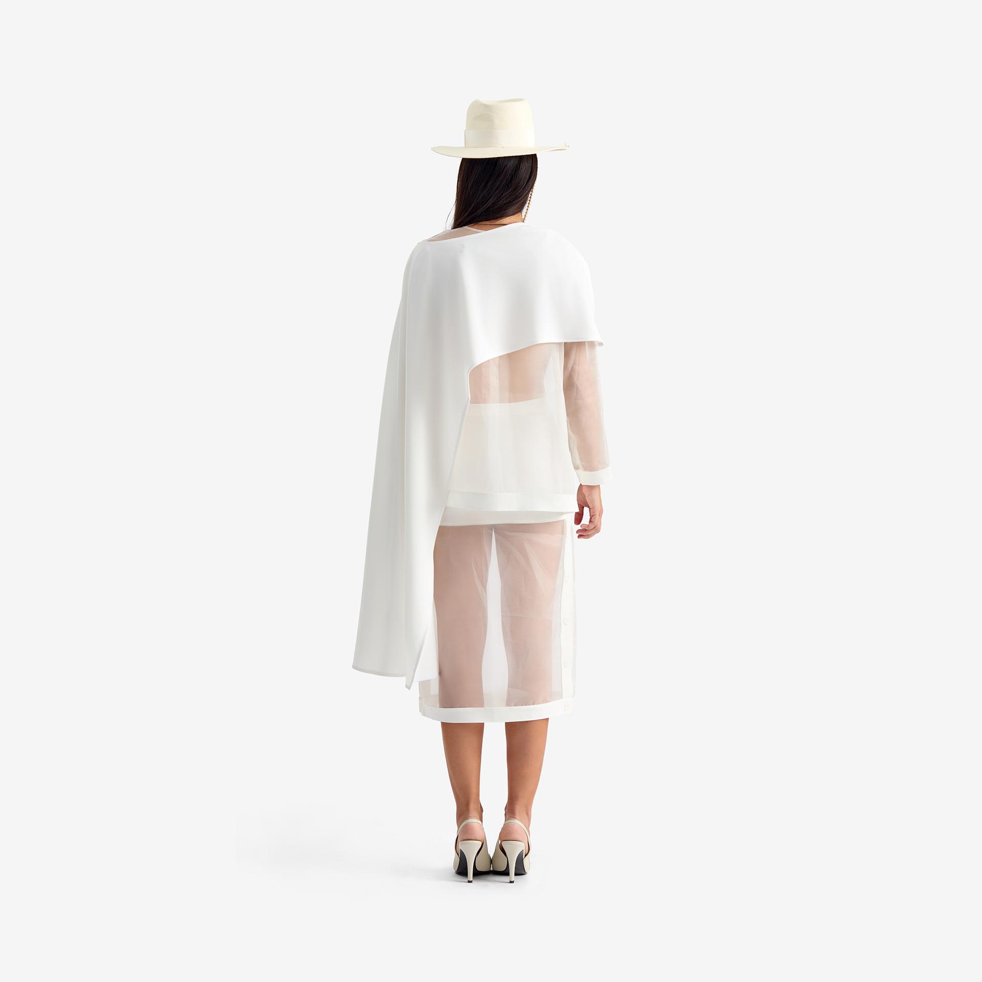 Silk Nest Shirt Off white - This straight-cut organza blouse combines delicate tailoring with modern flair.